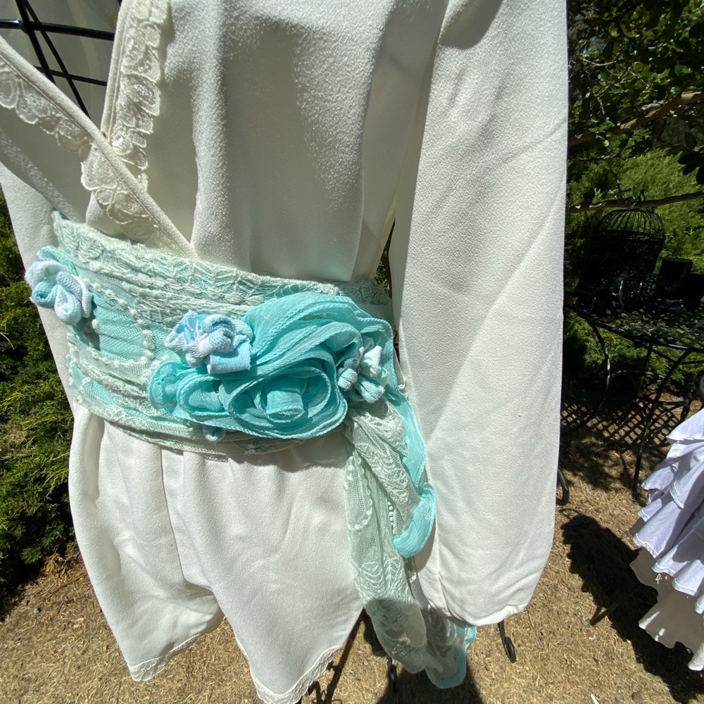 Kreativekristen Artisan turquoise embellished lace cumbetbun Belt - Picture 5 of 12